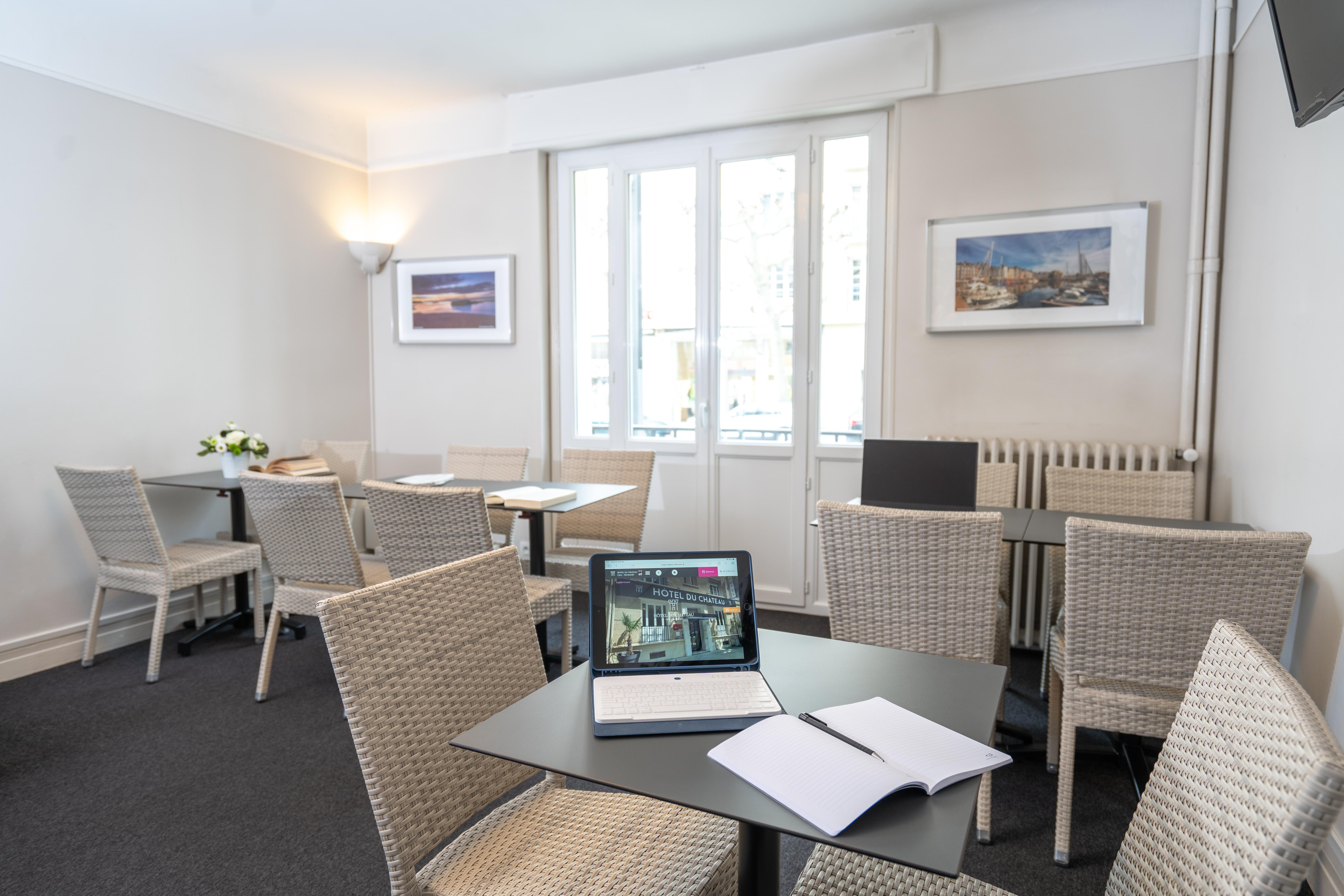Logis Hotel Du Chateau Кан Экстерьер фото